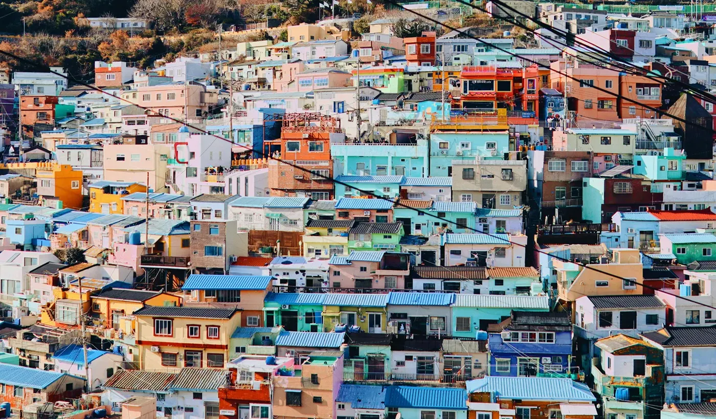 アートでカラフルな街並み 甘川文化村